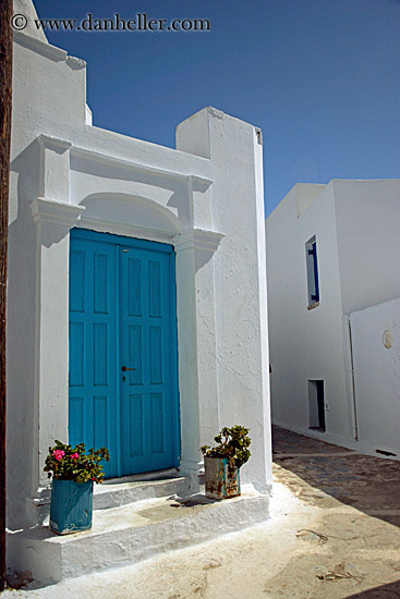 light-blue-door-n-geraniums-2.jpg