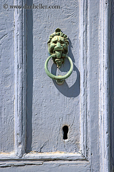 purple-door-w-green-bronze-knocker-1.jpg