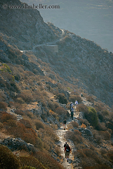 hiking-by-mtn-scenic-06.jpg