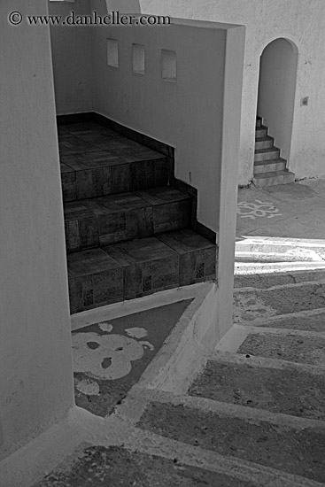stairs-n-arch-bw.jpg