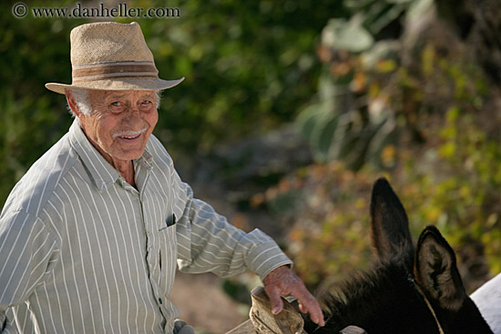 old-man-in-hat.jpg