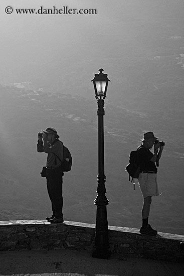 photographers-n-lamp_post-bw.jpg