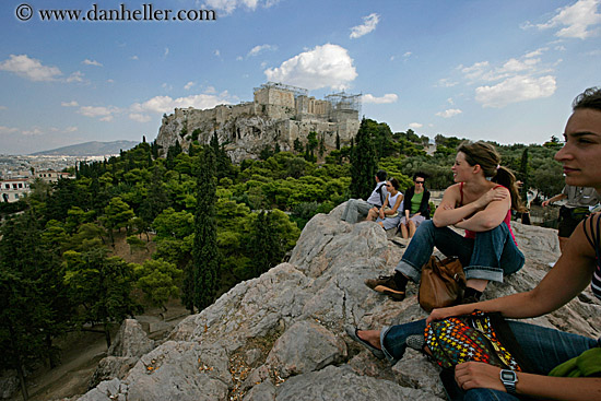 girls-viewing-acropolis.jpg