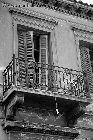 balcony-door-n-lightbulb-bw.jpg