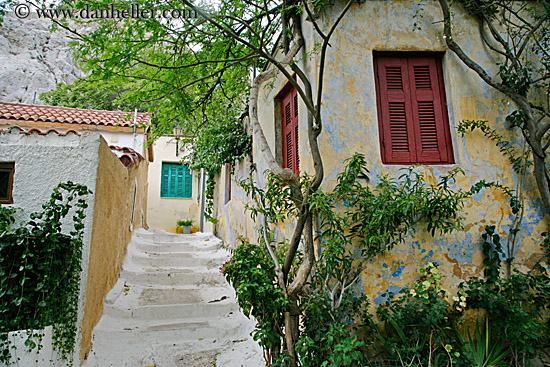 red-n-aqua-windows-ivy-n-steps.jpg