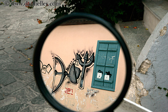 window-n-graffiti-in-mirror.jpg