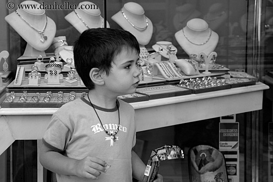 boy-n-jewely-store-3-bw.jpg