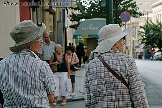 women-in-hats-2.jpg