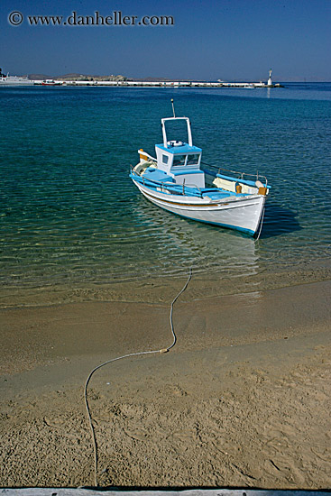 blue-boat-on-water-4.jpg