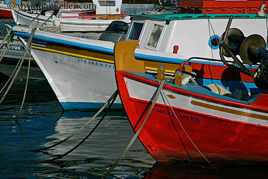 red-n-white-boat-closeup-1.jpg