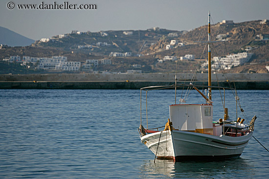 white-boat-in-harbor-2.jpg