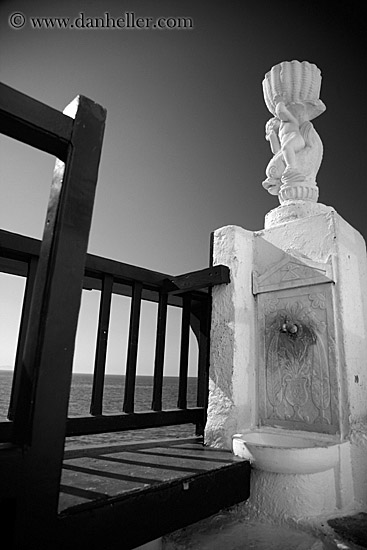 statue-on-balcony-bw.jpg