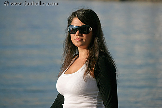 brunette-woman-w-sunglasses-1.jpg