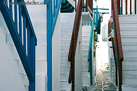 narrow-alley-of-stairs-2.jpg