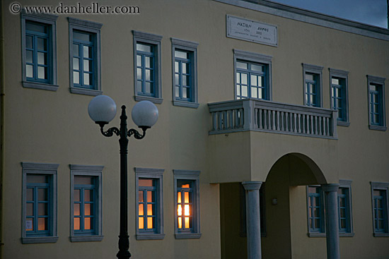 bldg-w-sunset-reflection-in-windows.jpg