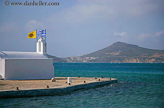 seaside-church-n-greek-flag.jpg
