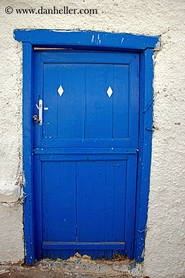 blue-door-w-two-diamonds.jpg