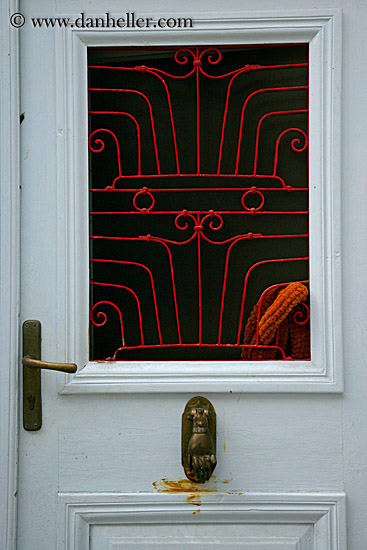 door-w-red-iron-n-brass-knocker.jpg