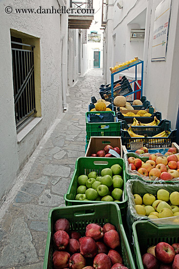 narrow-street-n-fruit.jpg