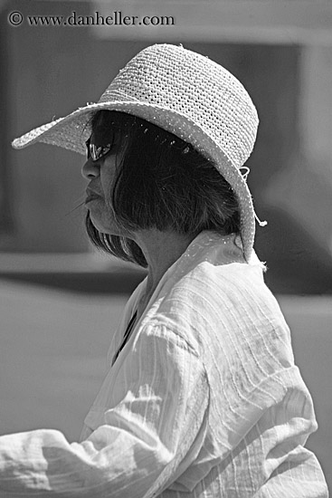 asian-woman-w-hat-n-sunglasses-bw.jpg