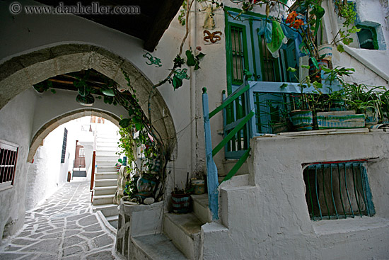 narrow-arched-alleys.jpg