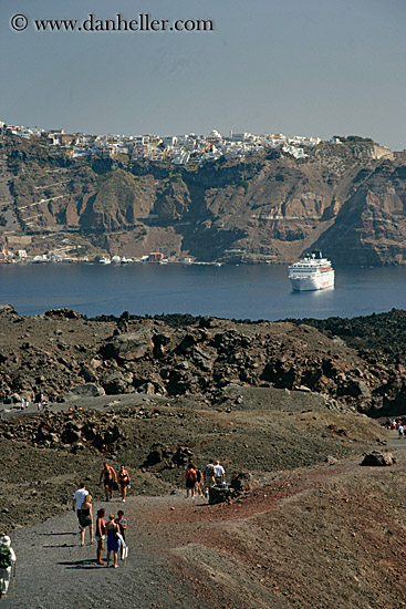 hikers-n-cruise-ship-2.jpg