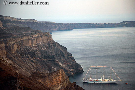 cliffs-n-cruise-ship.jpg