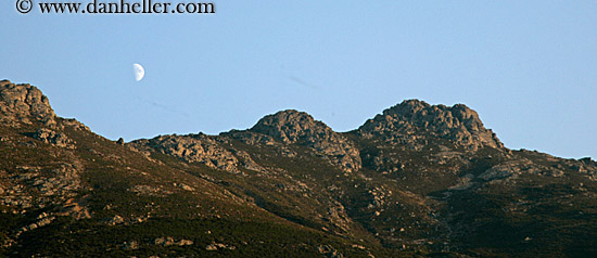 half-moon-n-mtn-pano.jpg