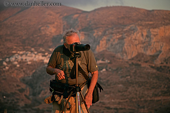 camera-tripod-mtns.jpg