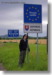 images/Europe/Hungary/BR-Group/Lori/lori-at-slovakia-sign.jpg