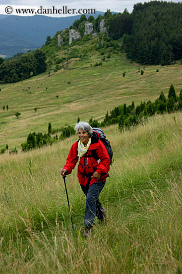 yona-hiking-3.jpg