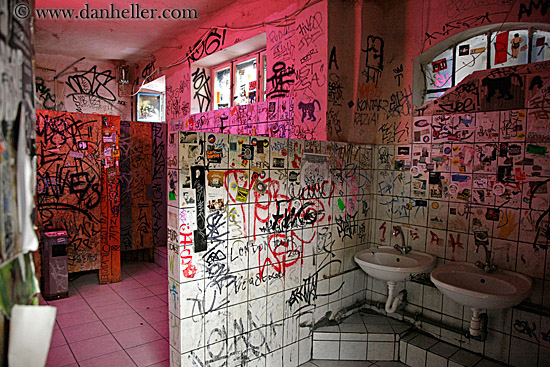 graffiti-bathroom.jpg