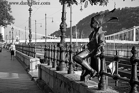 little-princess-sculpture-3-bw.jpg