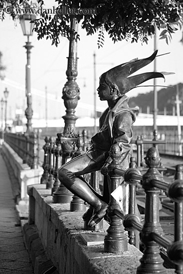 little-princess-sculpture-6-bw.jpg