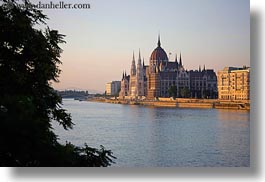 images/Europe/Hungary/Budapest/Buildings/Parliament/parliament-n-river-view-01.jpg