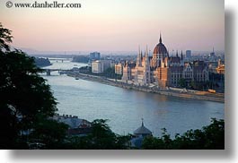 images/Europe/Hungary/Budapest/Buildings/Parliament/parliament-n-river-view-02.jpg