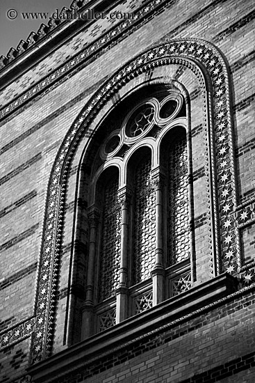 arched-windows-2-bw.jpg