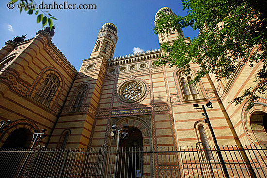 synagogue-facade-03.jpg