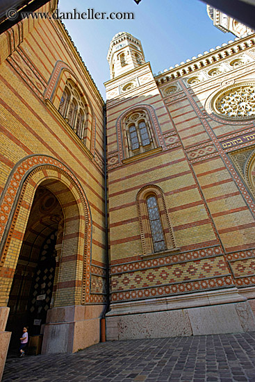 synagogue-facade-04.jpg