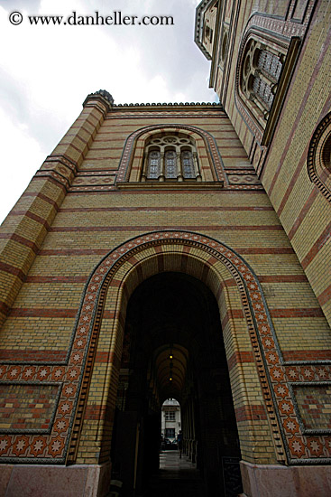 synagogue-facade-09.jpg