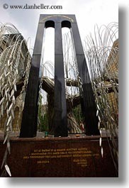 images/Europe/Hungary/Budapest/Buildings/Synagogue/Misc/steel-tree-of-life-2.jpg