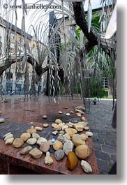 images/Europe/Hungary/Budapest/Buildings/Synagogue/Misc/steel-tree-of-life-3.jpg