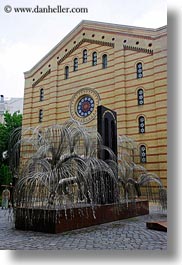 images/Europe/Hungary/Budapest/Buildings/Synagogue/Misc/steel-tree-of-life-6.jpg
