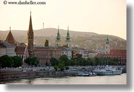 images/Europe/Hungary/Budapest/Buildings/bldgs-on-river-bank.jpg