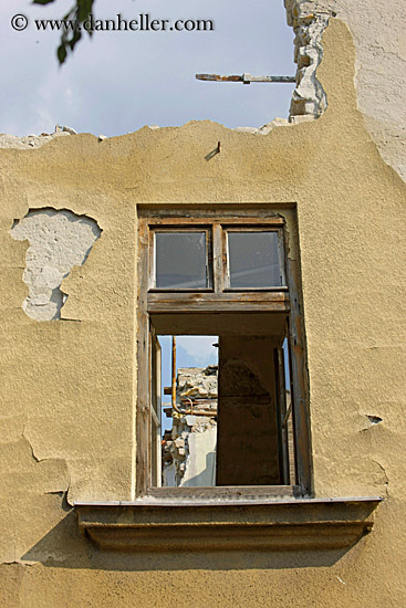 window-n-ruined-bldg.jpg