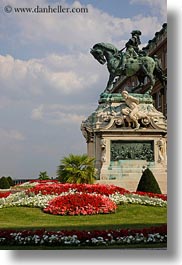 images/Europe/Hungary/Budapest/CastleHill/horse-statue-n-meusum-gardens-2.jpg