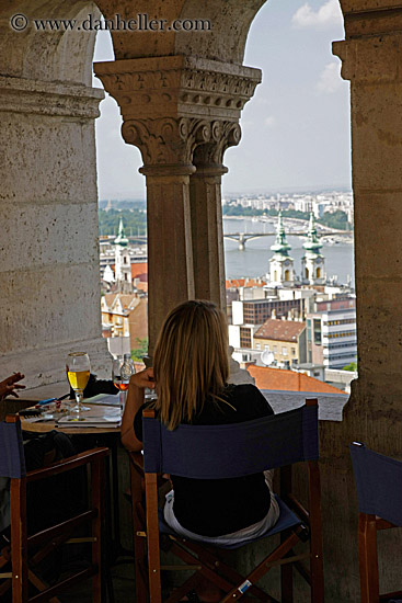 woman-viewing-cityscape-thru-archway-2.jpg