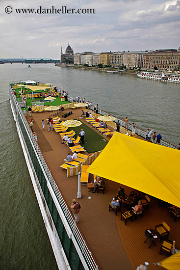 river-boat-cruise-ship-06.jpg