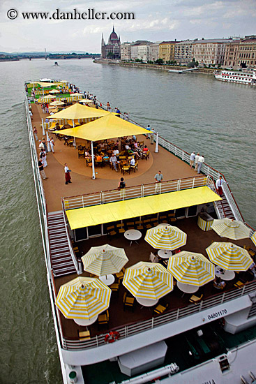 river-boat-cruise-ship-08.jpg