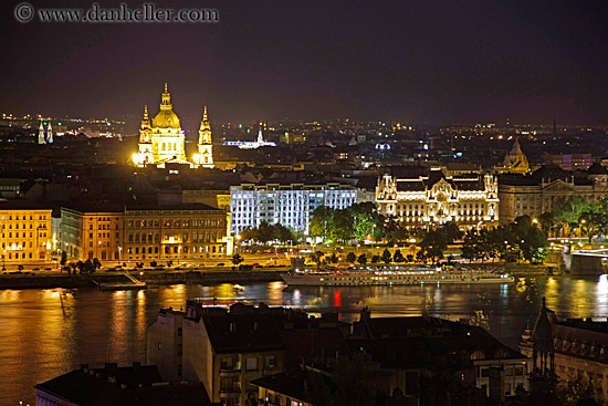 danube-at-nite.jpg